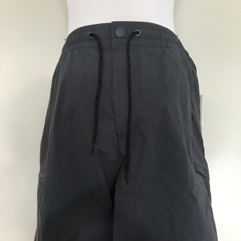 NWT Old Navy men’s gray quick dry shorts zipper